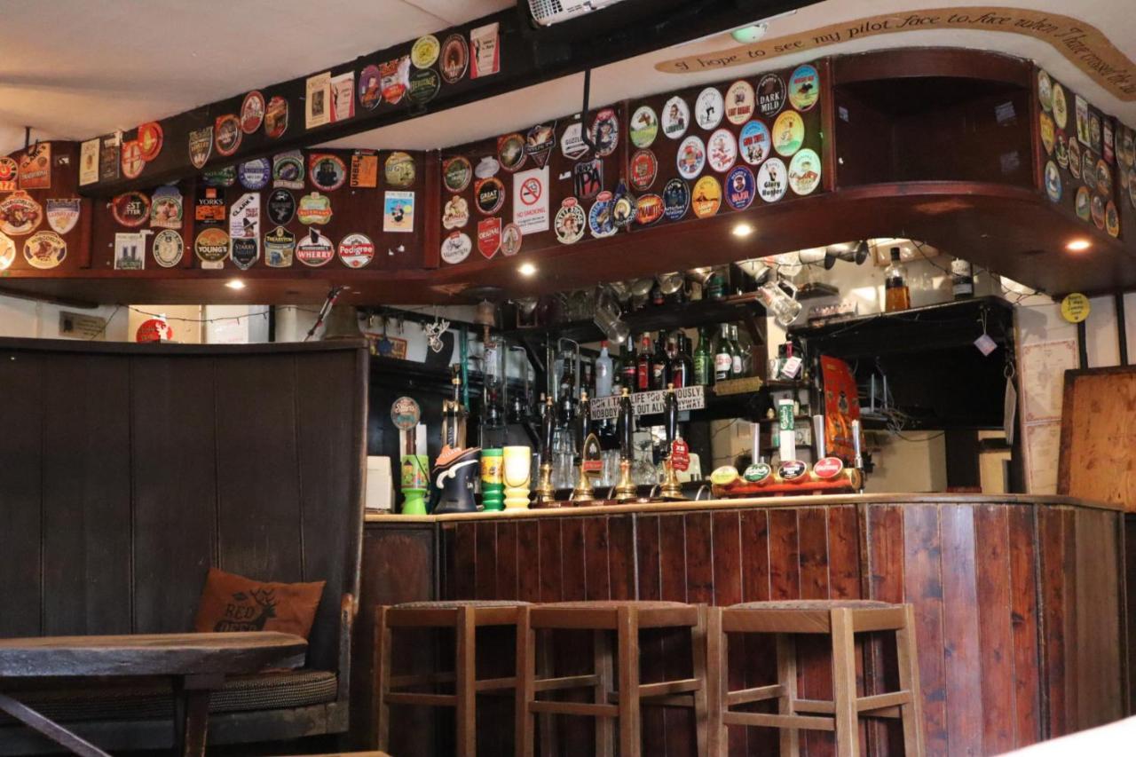The White Hart Inn Tetford Extérieur photo