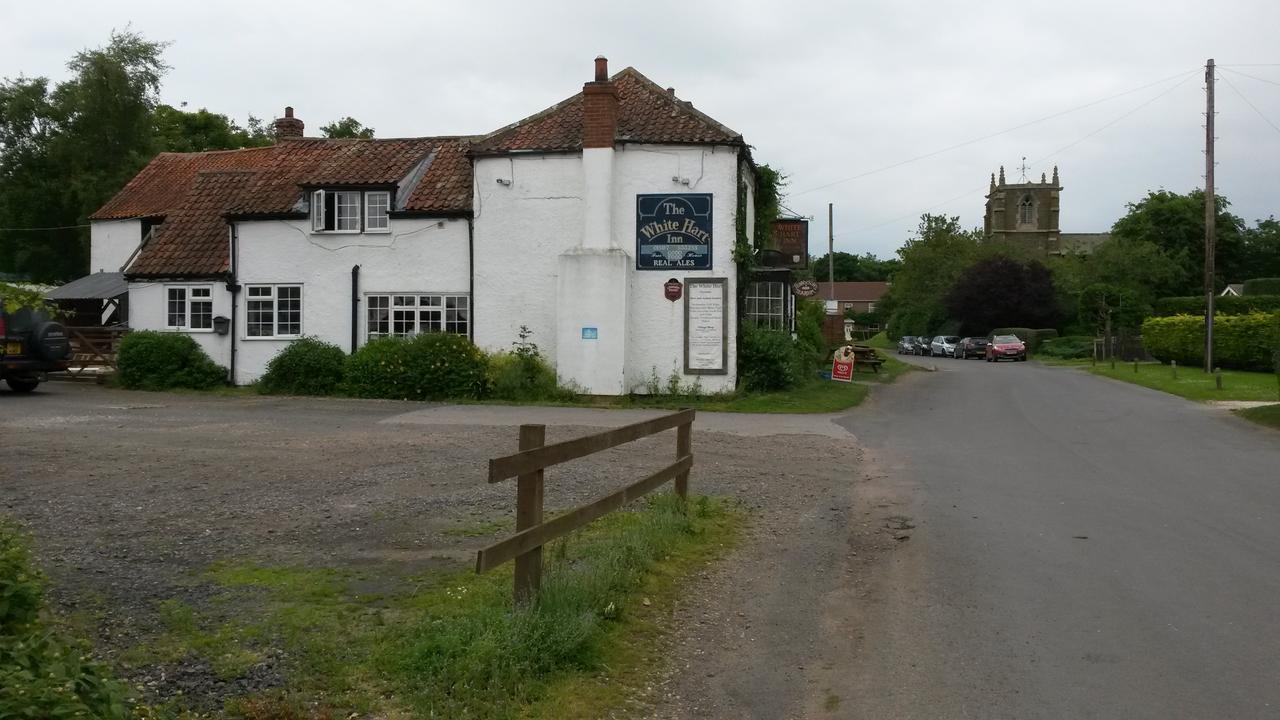 The White Hart Inn Tetford Extérieur photo